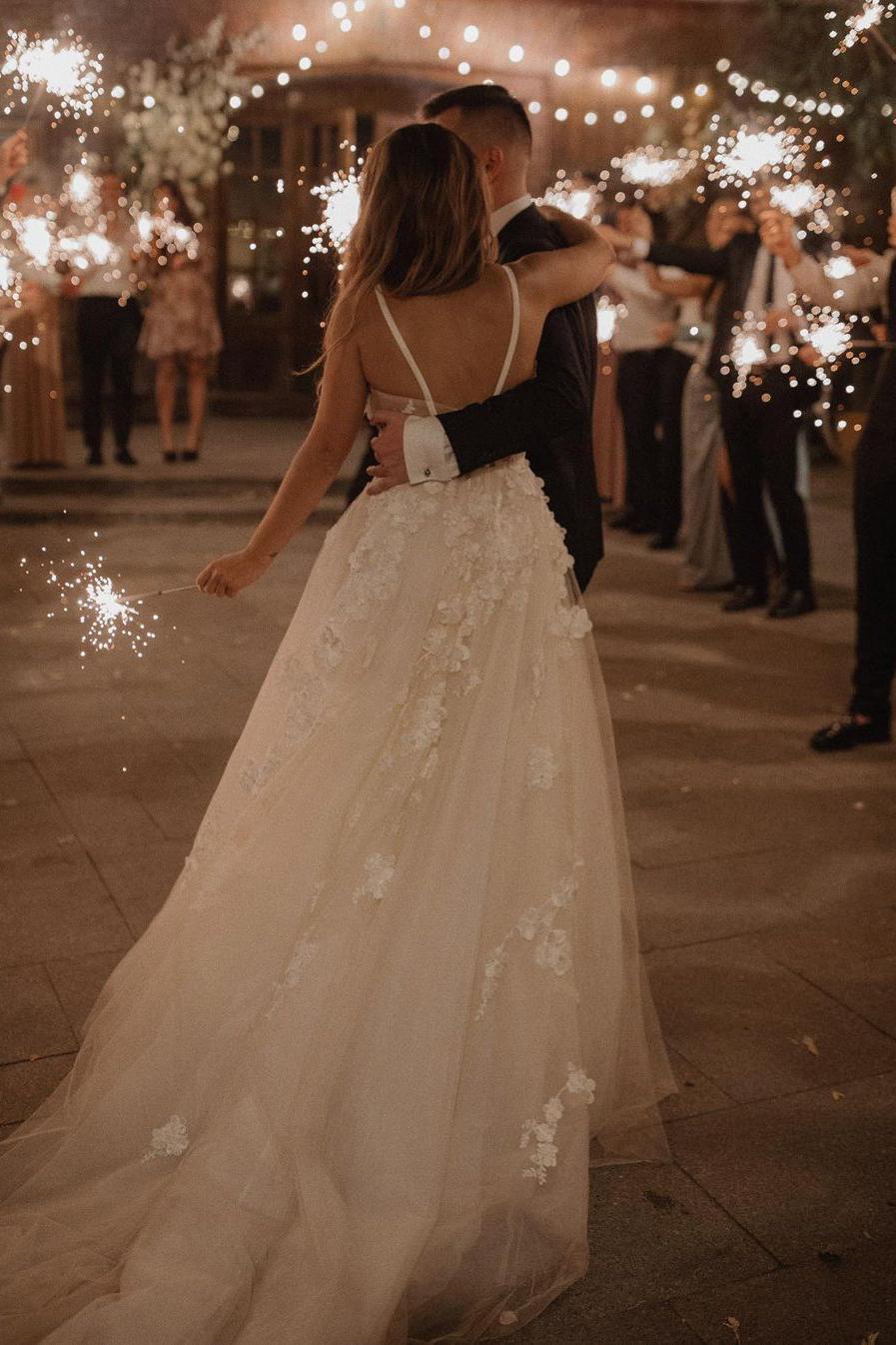 Long A-line V-neck Tulle Wedding Dress With Appliques Lace-BallBride