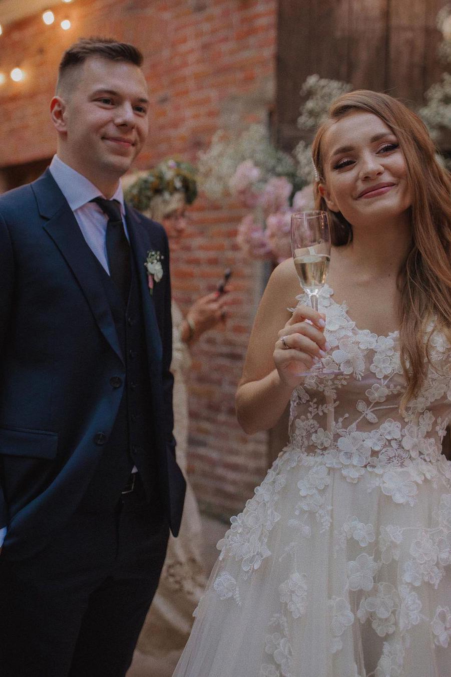 Long A-line V-neck Tulle Wedding Dress With Appliques Lace-BallBride