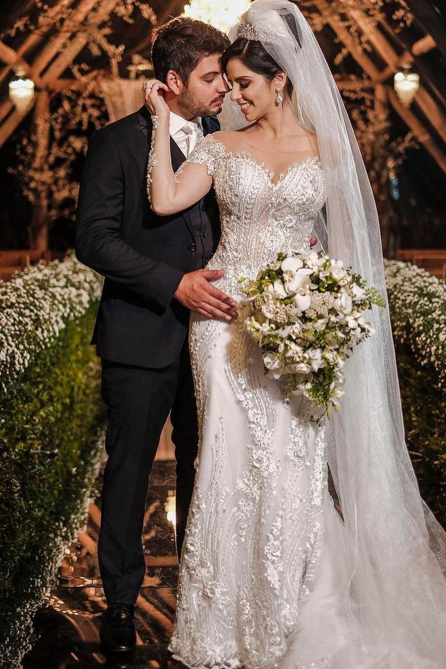 Luxury Long Sleeves Mermaid Off the shoulder Wedding Dress with Appliques Lace-BallBride