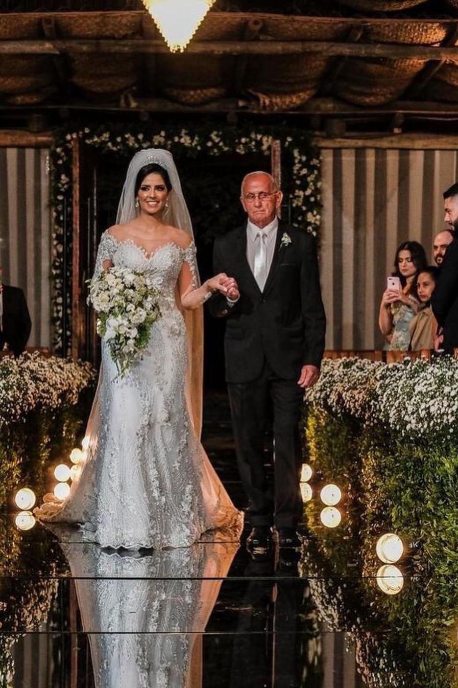 Luxury Long Sleeves Mermaid Off the shoulder Wedding Dress with Appliques Lace-BallBride