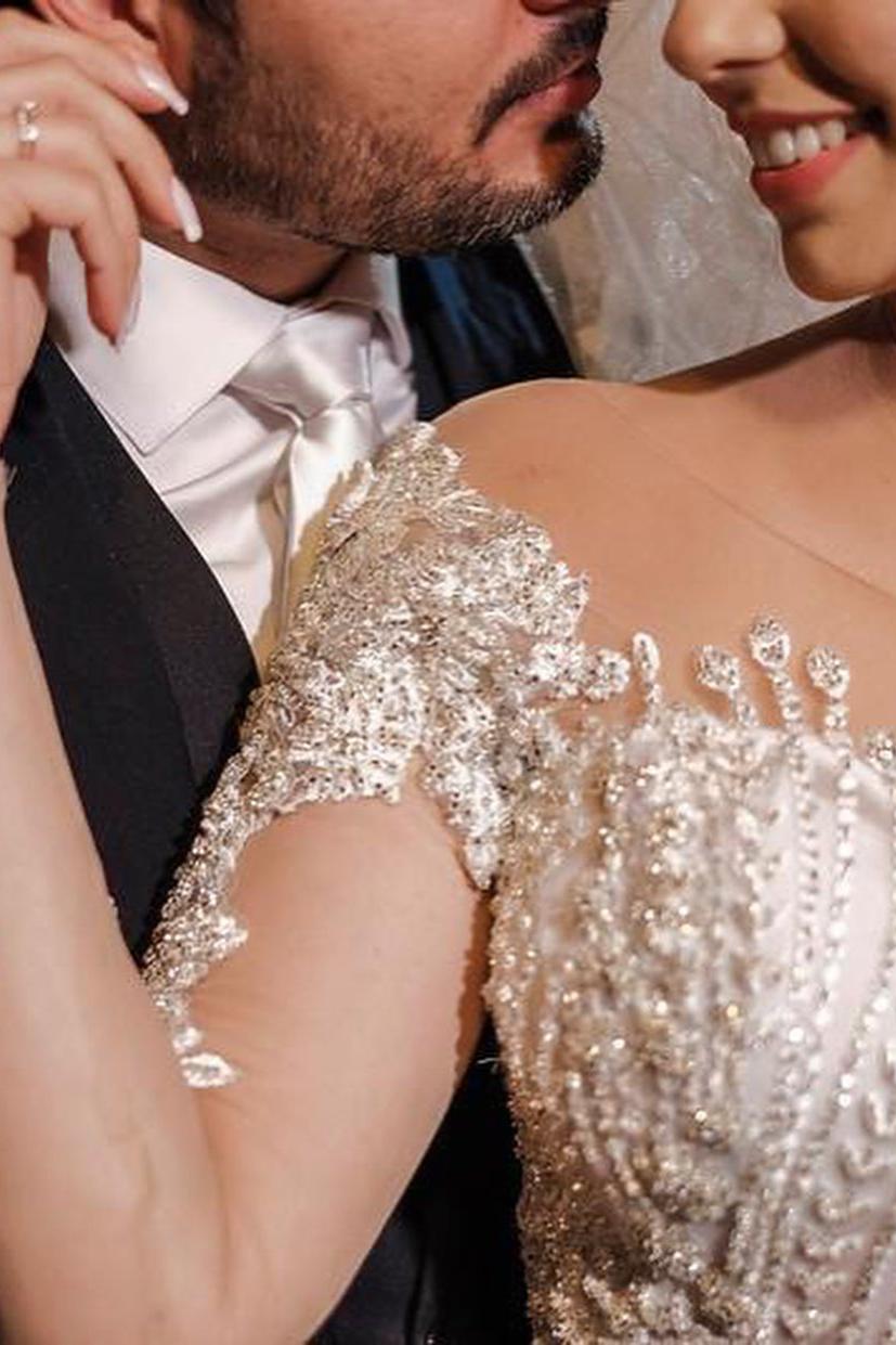 Luxury Long Sleeves Mermaid Off the shoulder Wedding Dress with Appliques Lace-BallBride