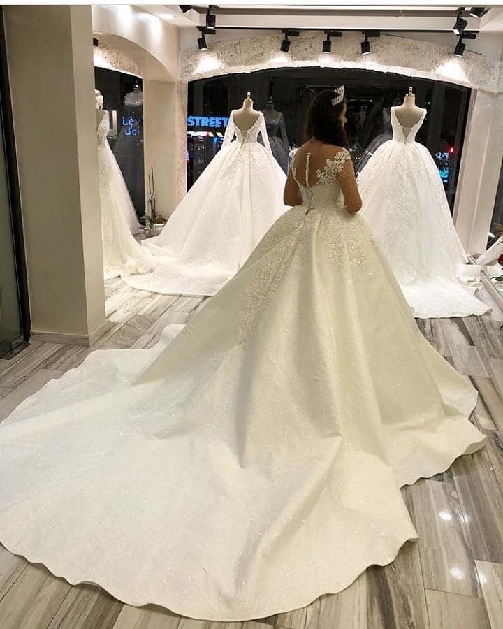 Modern Long Sleeves Sweetheart Wedding Dress with Appliques-BallBride