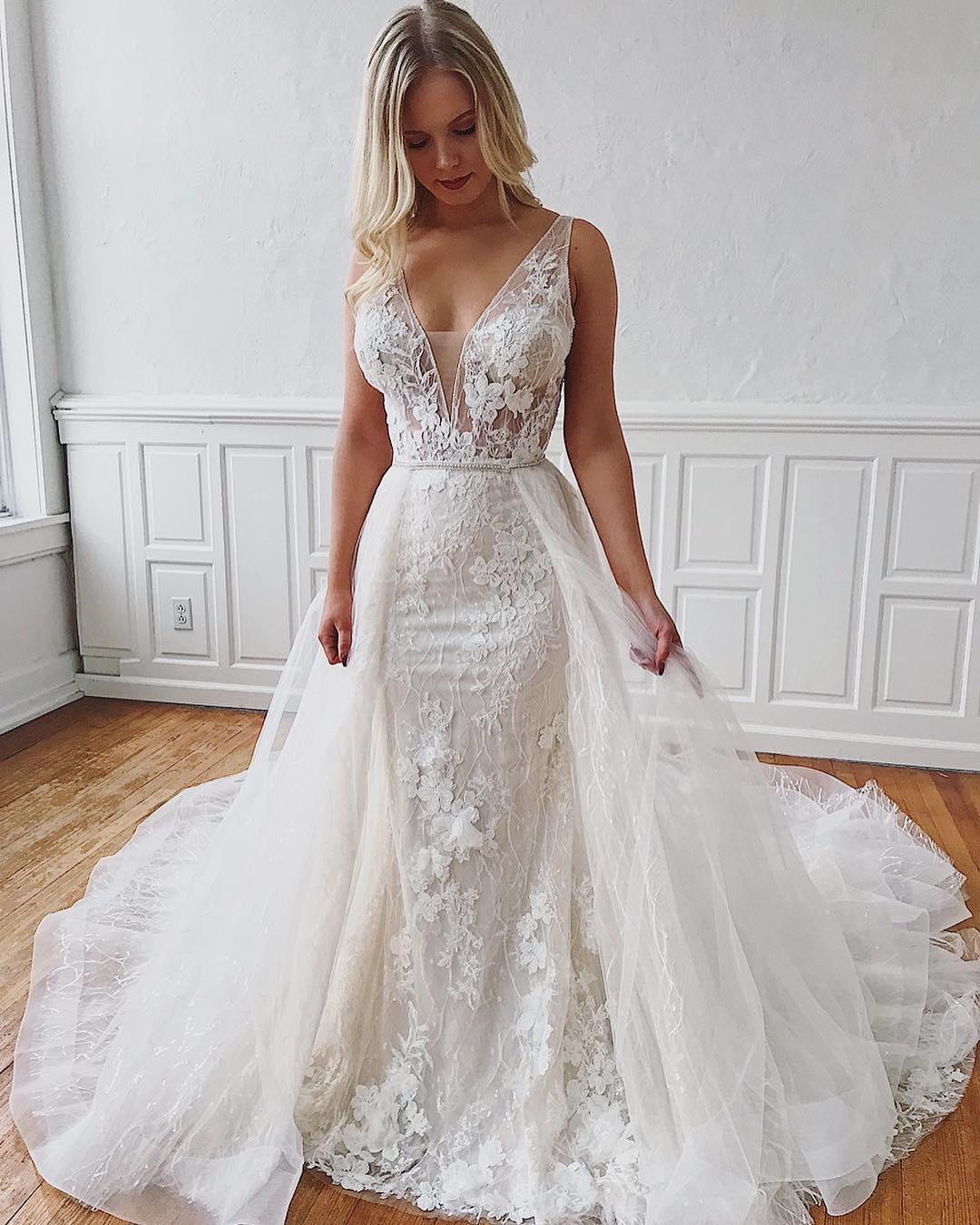 Modern Straps V-Neck Mermaid Detachable Wedding Dress with Lace-BallBride