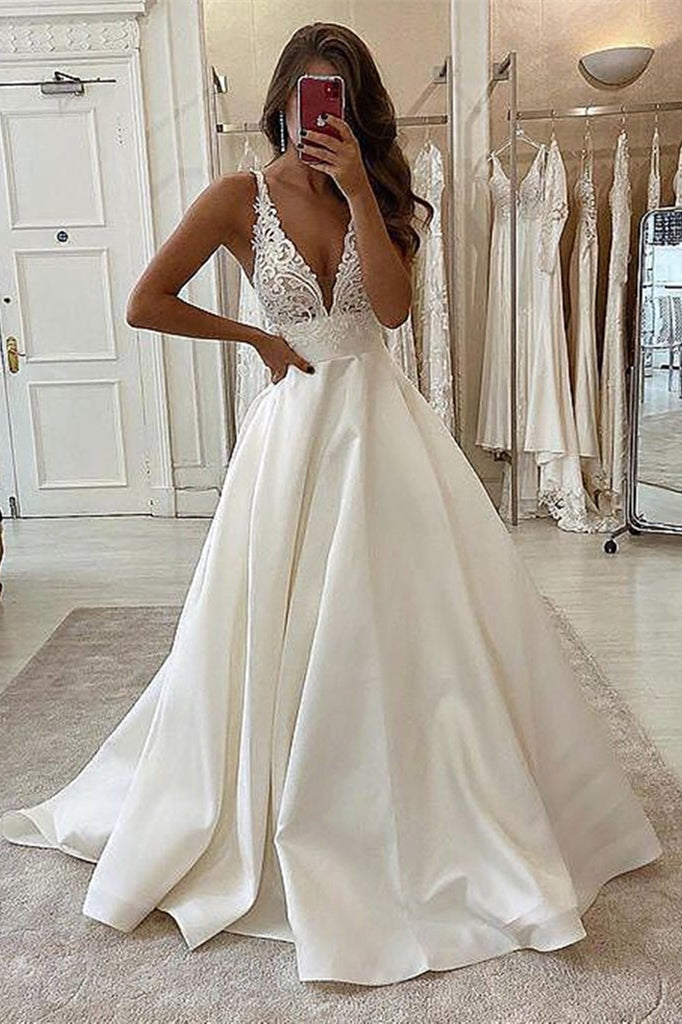 Modern V-Neck Sleeveless Appliques Wedding Dress-BallBride