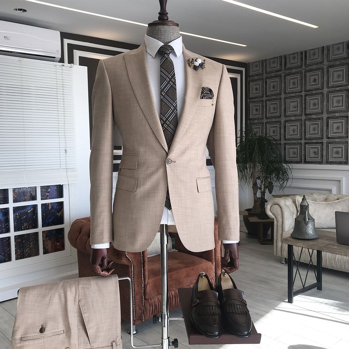 New Peaked Lapel Pink Mens Wedding Suits-BallBride