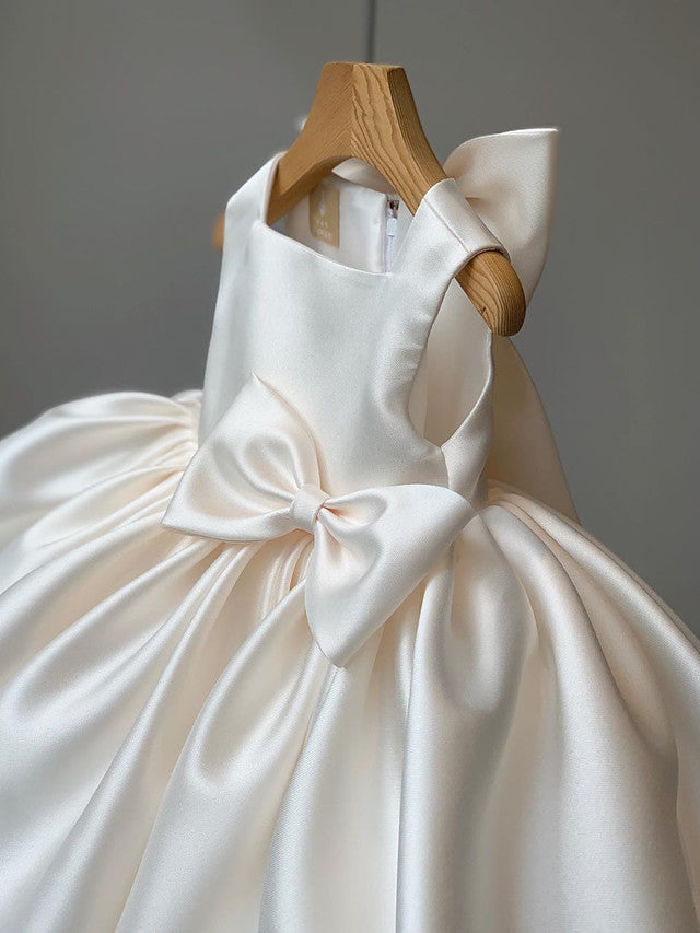 Satin Ball Gown Sleeveless Square Neck Flower Girl Dress With Bow Pleats-BallBride
