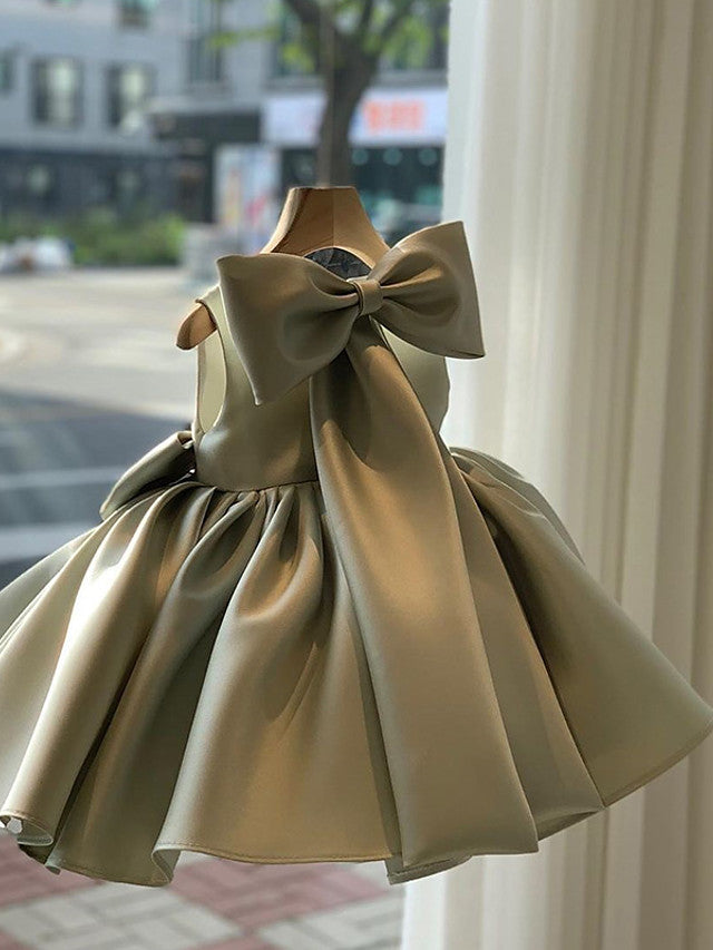 Satin Ball Gown Sleeveless Square Neck Flower Girl Dress With Bow Pleats-BallBride