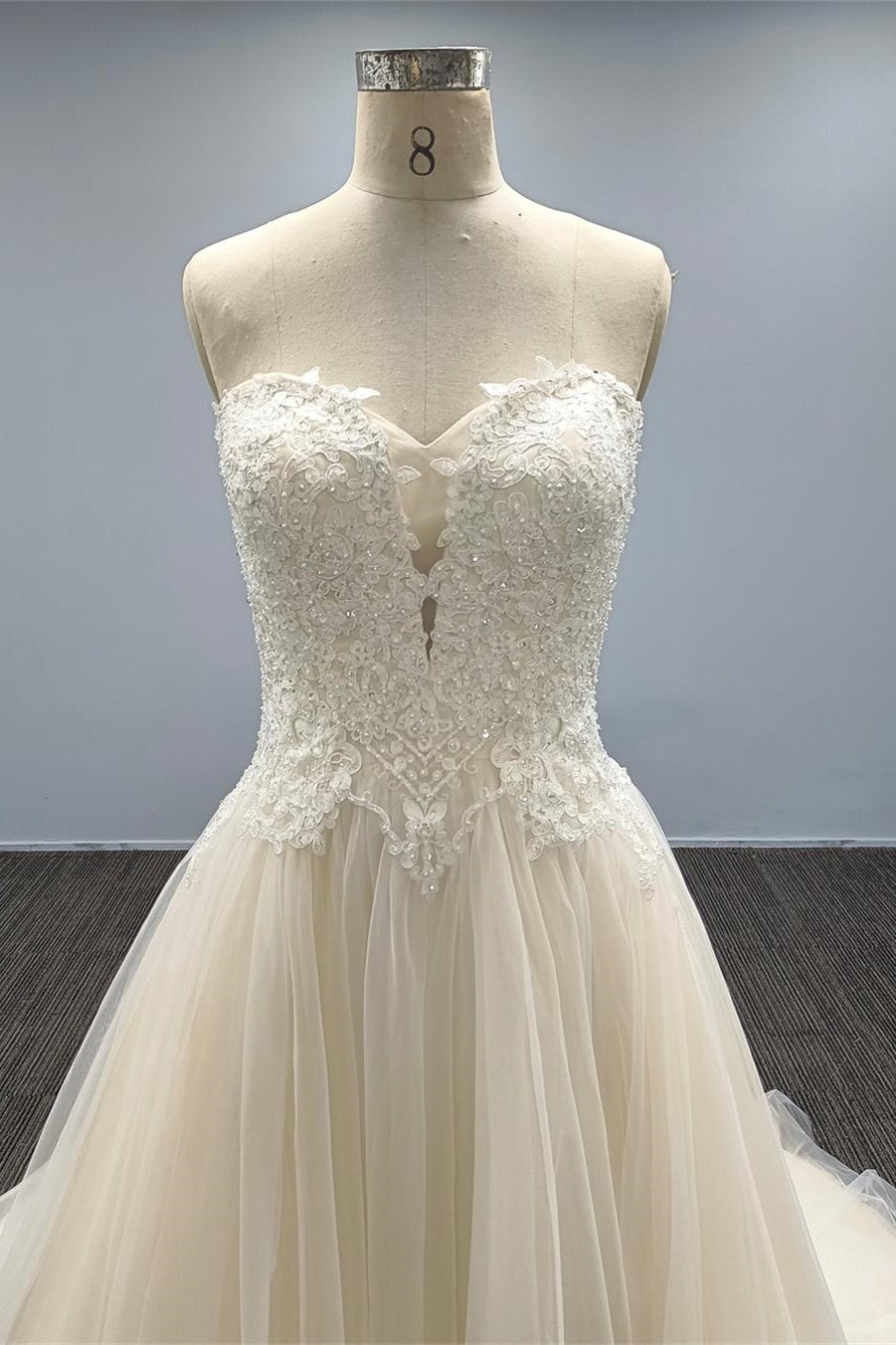 Sleeveless Sweetheart Tulle A Line Wedding Dress with Appliques-BallBride