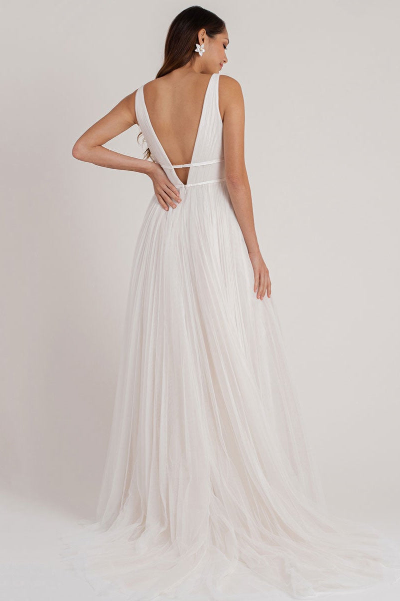 Sleevless Tulle V-Neck Wedding Dress-BallBride