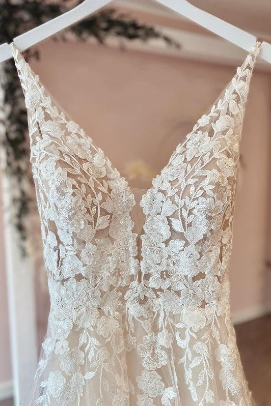 Spaghetti-Straps V-neck A-Line Backless Wedding Dress with Tulle Appliques Lace-BallBride