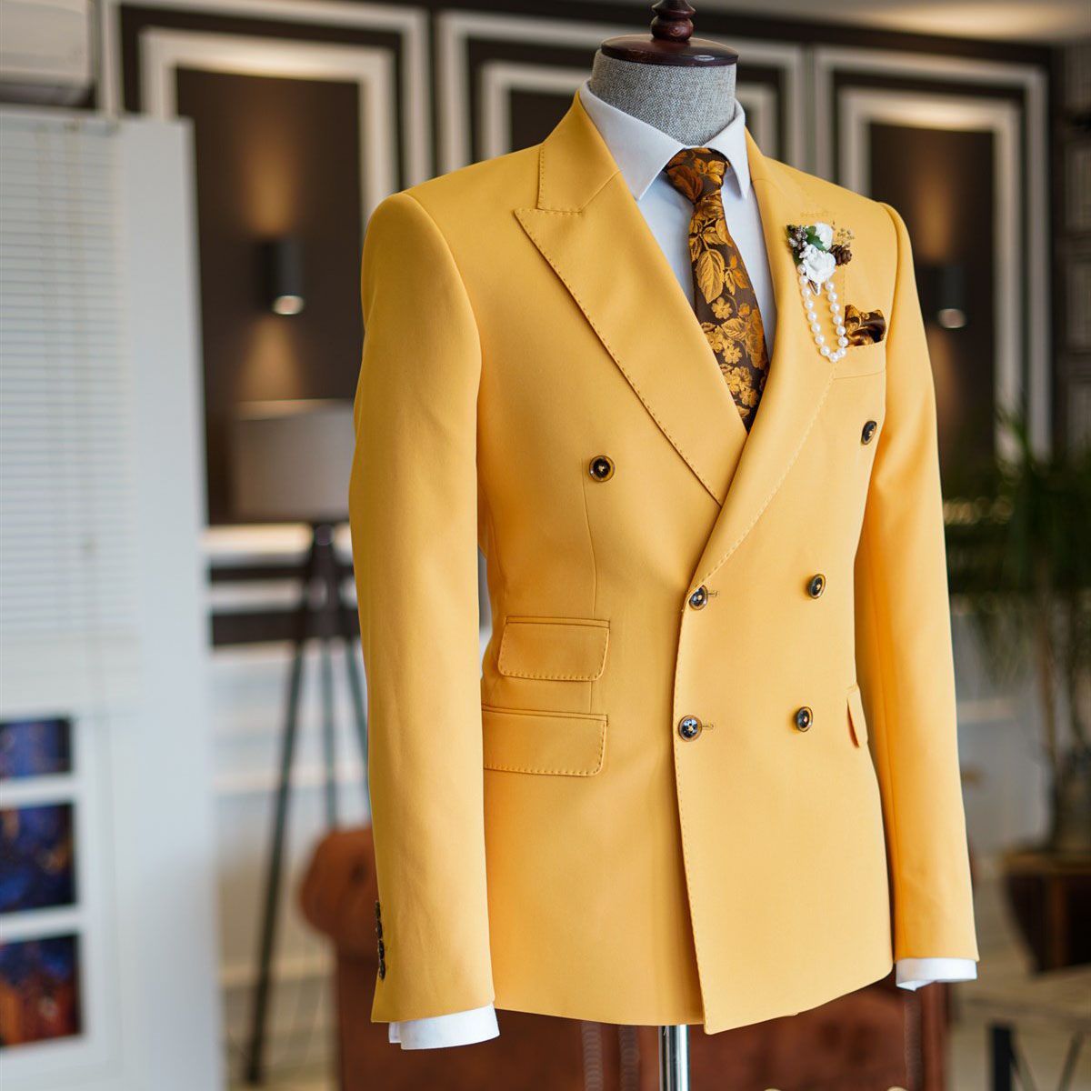 Stand Out in Style: Popular Yellow Double Breasted Bepoke Party Prom Suits With Peaked Lapel-BallBride