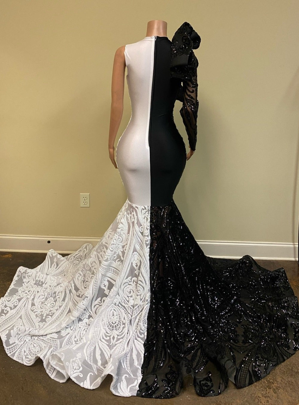 Stunning Black & White Sequins Lace Prom Dress with Long Sleeves-BallBride