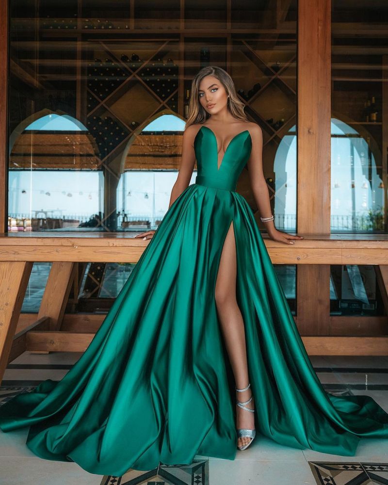Stunning Emerald Green V-Neck Sleeveless Prom Dress With Split-BallBride