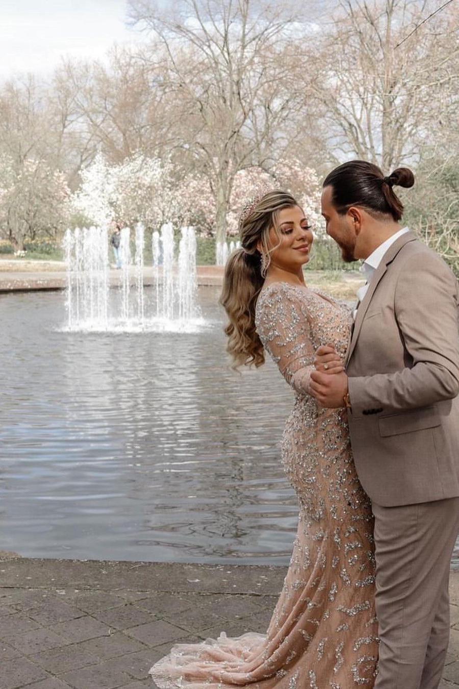 Stunning Mermaid V-neck Long Sleeves Wedding Dress With Slit-BallBride