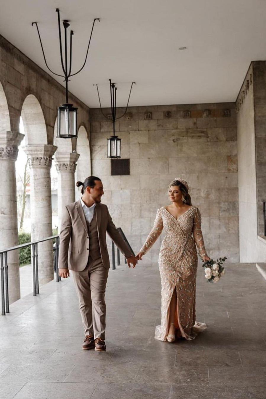 Stunning Mermaid V-neck Long Sleeves Wedding Dress With Slit-BallBride