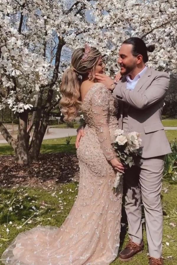 Stunning Mermaid V-neck Long Sleeves Wedding Dress With Slit-BallBride