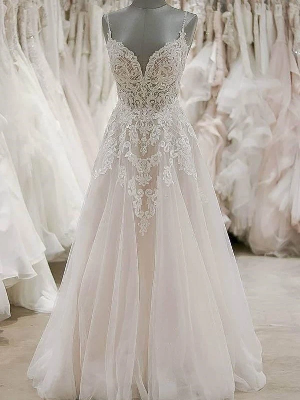 Stunning Spaghetti-Straps Sleeveless Tulle Wedding Dress With Appliques-BallBride