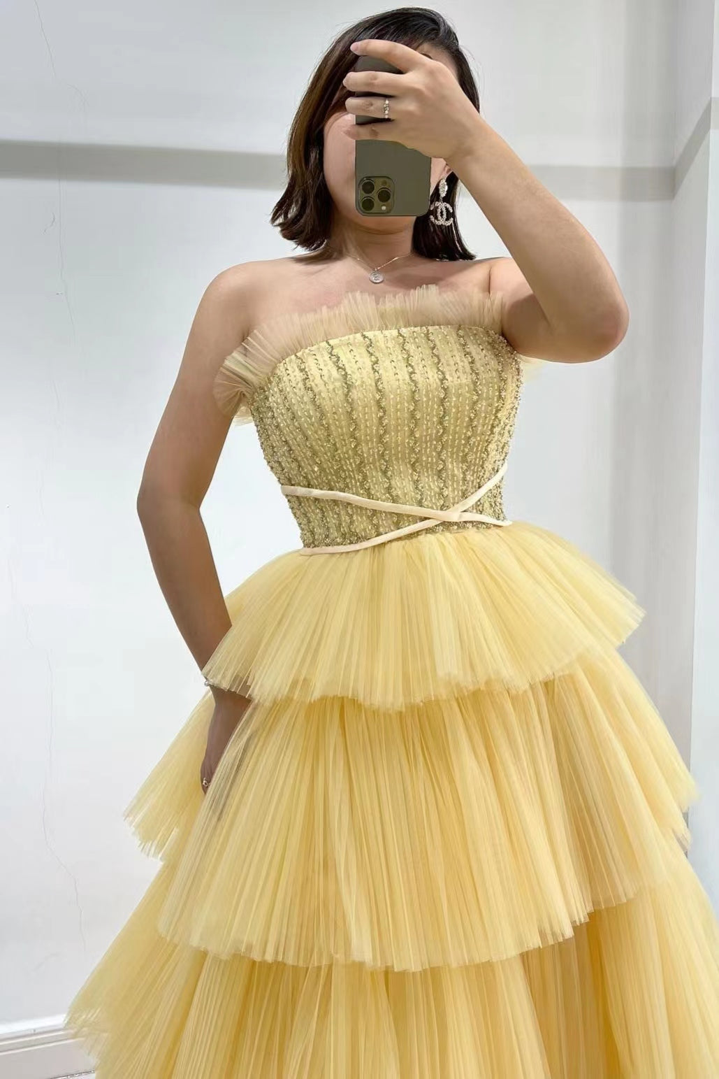 Stunning Strapless Sleeveless Tulle Prom Dress with Layered Daffodil Design-BallBride