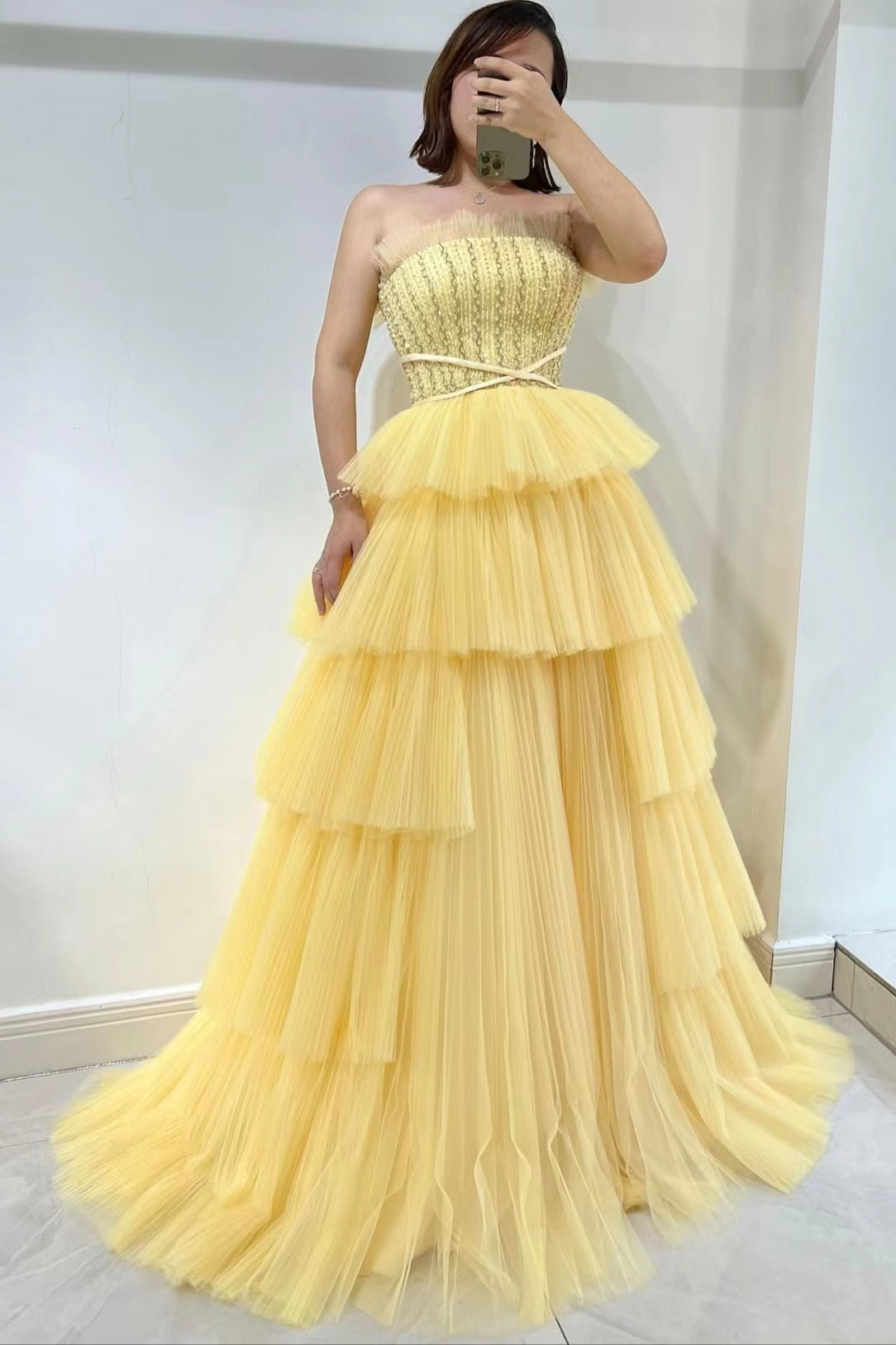 Stunning Strapless Sleeveless Tulle Prom Dress with Layered Daffodil Design-BallBride