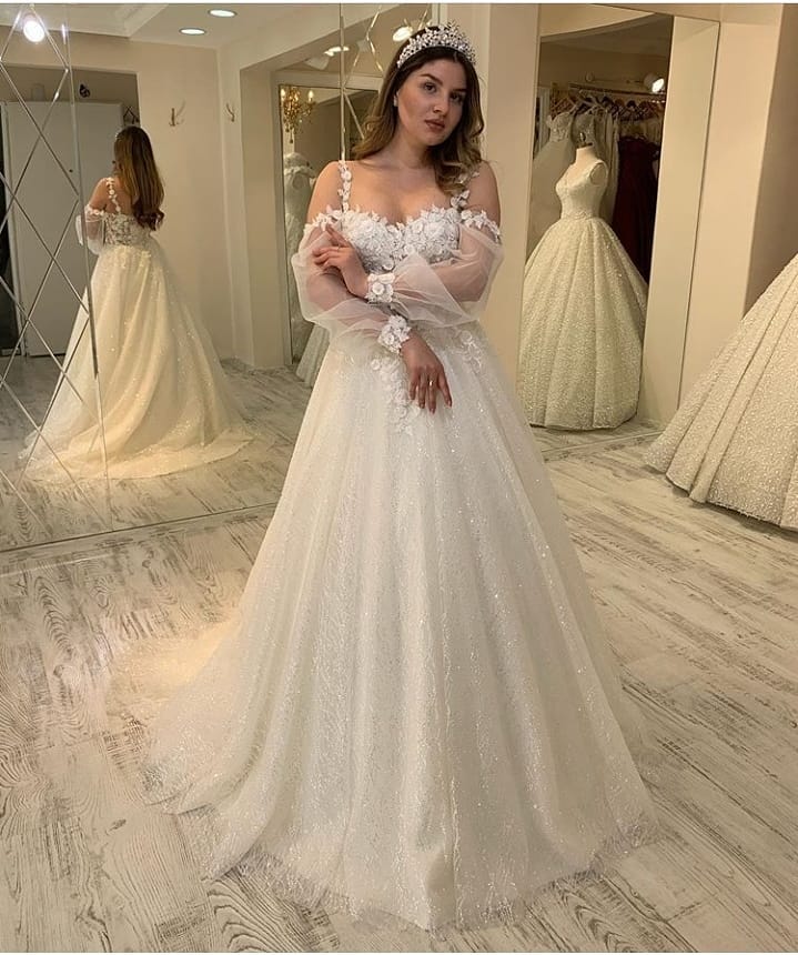 Stunning Sweetheart Spaghetti-Straps Long Wedding Dress With Sleeves-BallBride