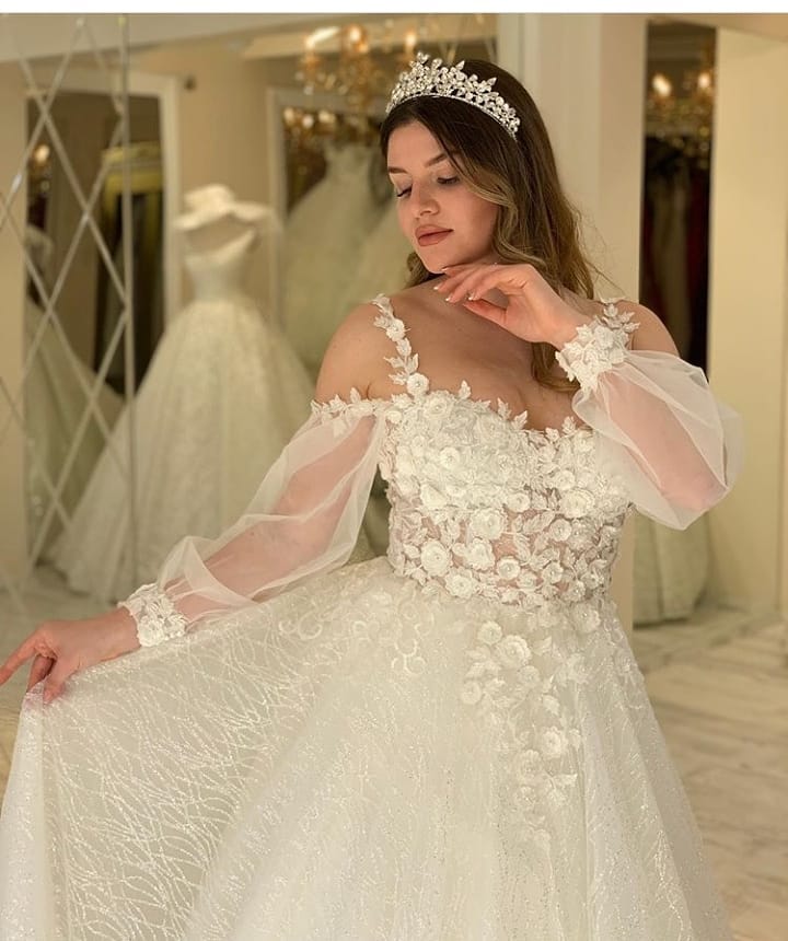 Stunning Sweetheart Spaghetti-Straps Long Wedding Dress With Sleeves-BallBride