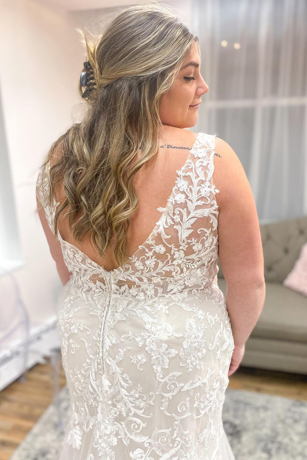 Stunning V-neck Spaghetti Straps Mermaid Wedding Dress With Appliques Lace Tulle-BallBride