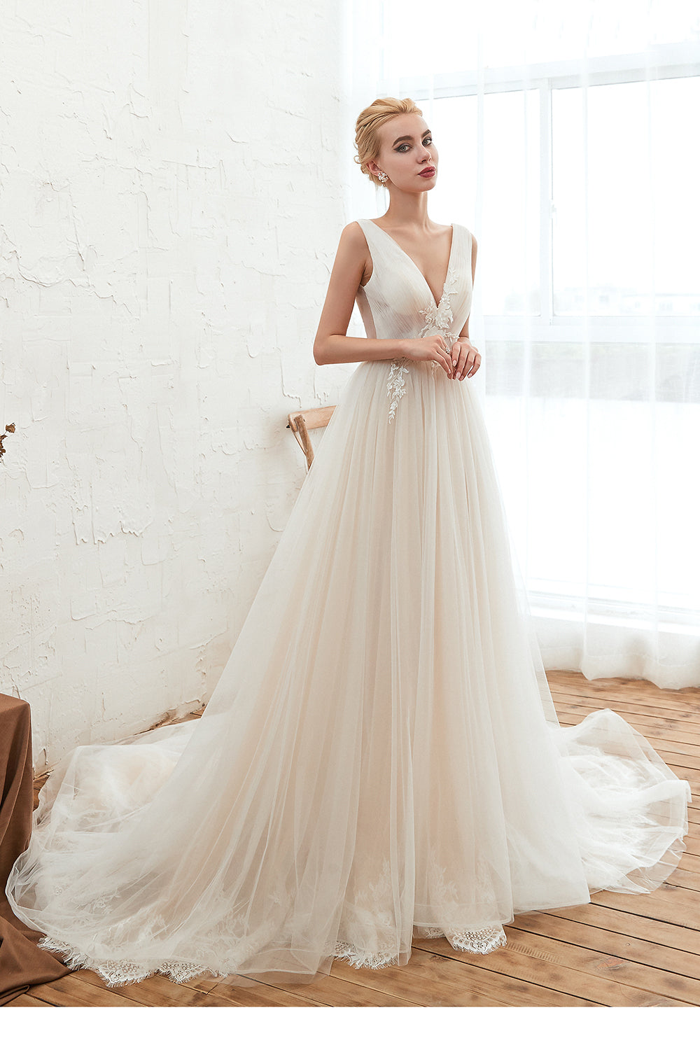 Tulle Deep V-Neck Wedding Dress With Fabulous Straps-BallBride