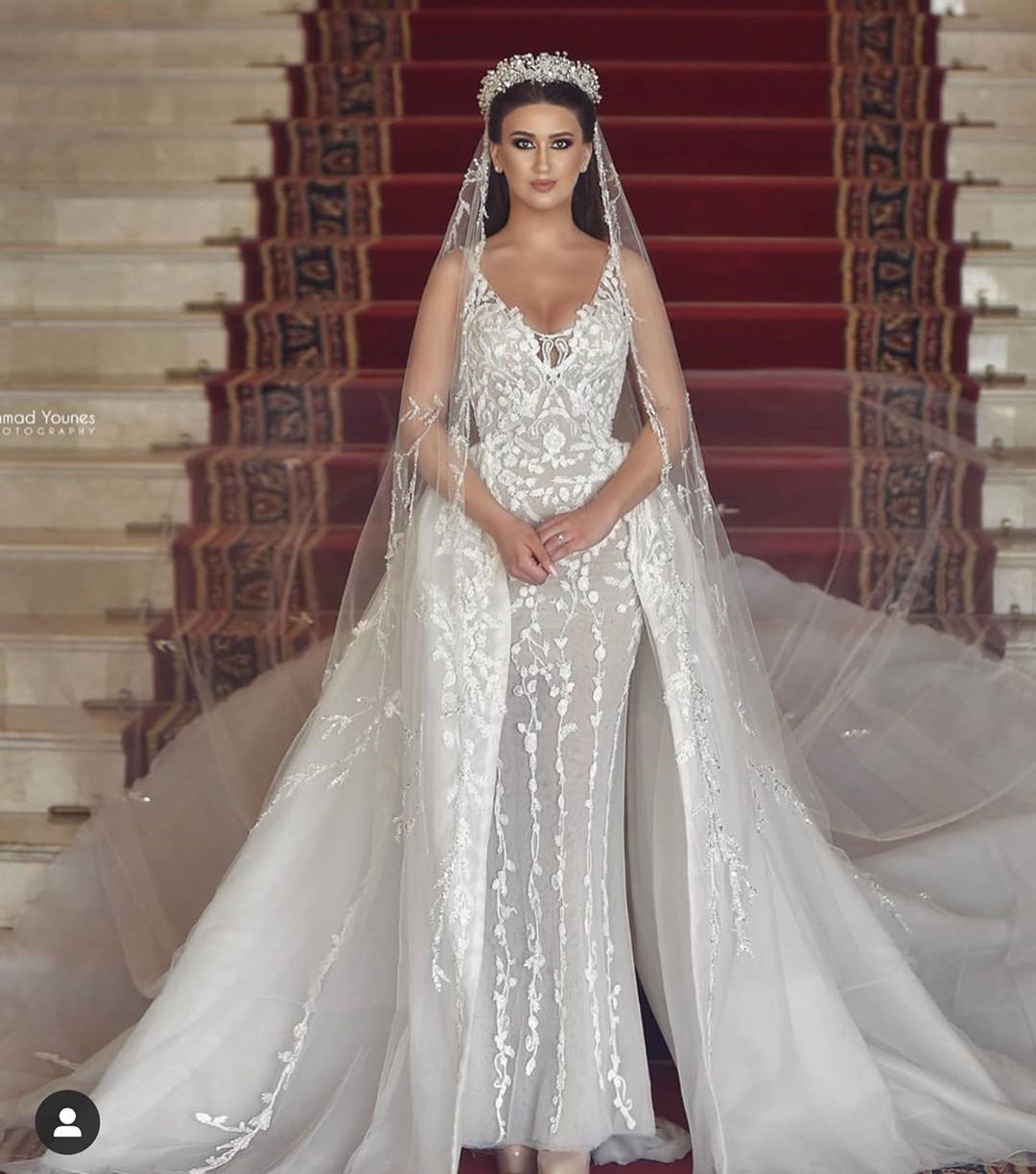 V-neck Tulle Lace Long Mermaid Wedding Dress With Detachable Train-BallBride