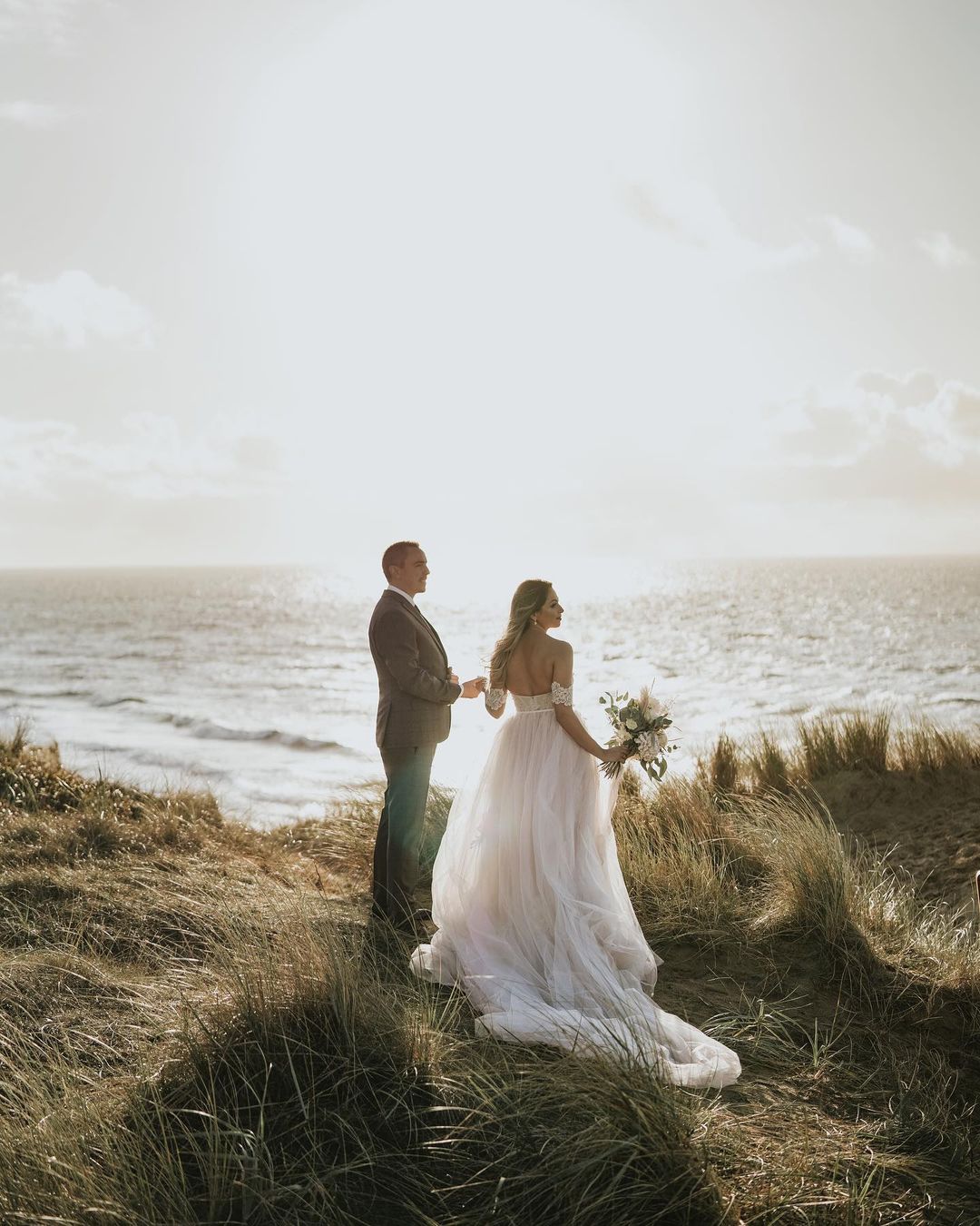Vintage A-Line Off-the-Shoulder Wedding Dress With Appliques Lace Tulle-BallBride