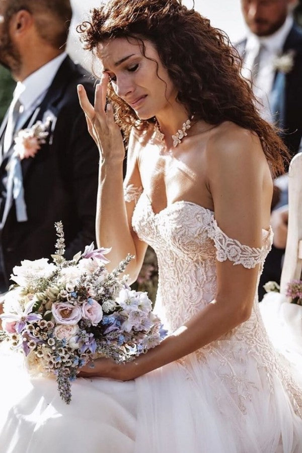 Vintage Long A-Line Off-the-Shoulder Wedding Dress with Lace Tulle-BallBride