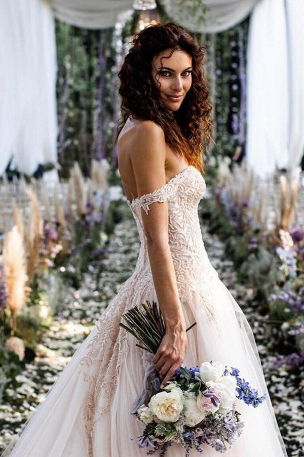 Vintage Long A-Line Off-the-Shoulder Wedding Dress with Lace Tulle-BallBride