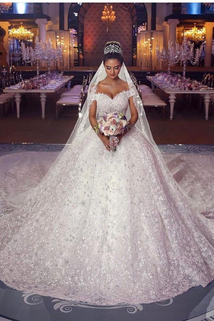 Vintage Off-the-shoulder Lace Wedding Dress for a Princess Look-BallBride