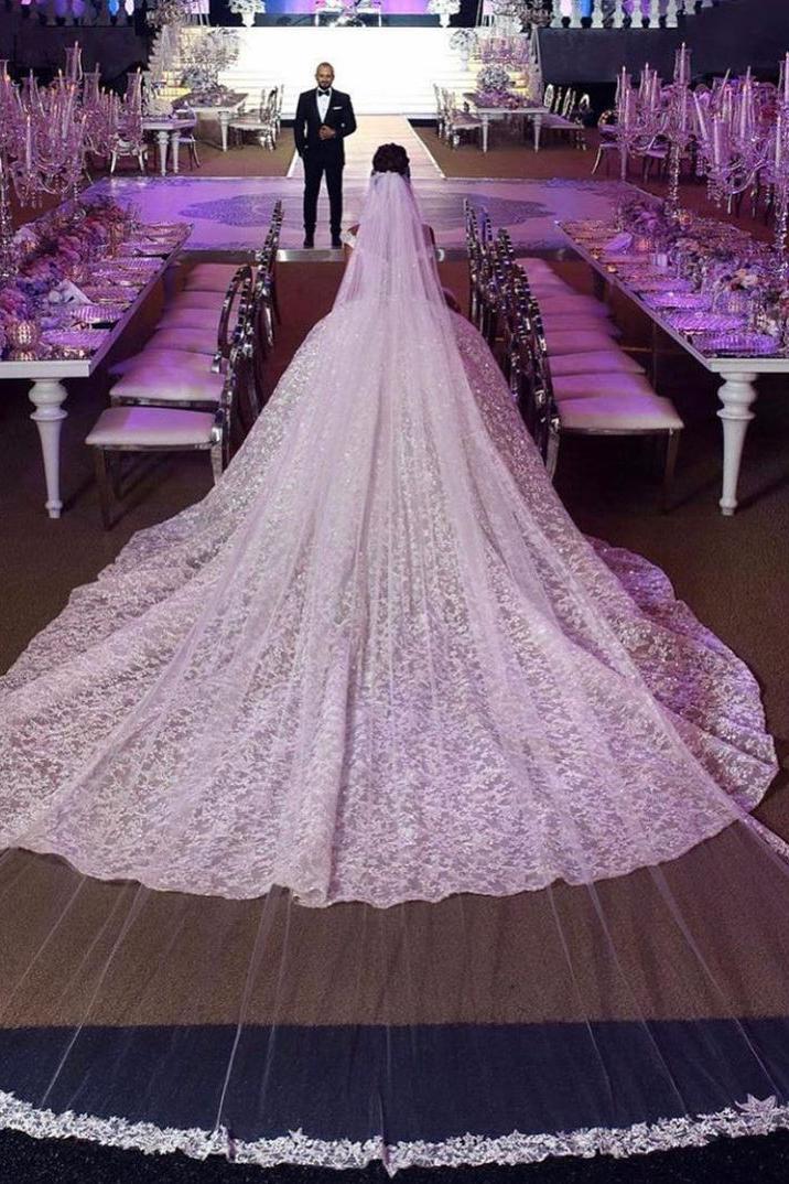 Vintage Off-the-shoulder Lace Wedding Dress for a Princess Look-BallBride