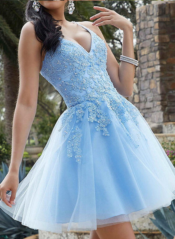 A-Line/Princess Sleeveless Knee-Length V-Neck Tulle Homecoming Dresses with Appliques Lace