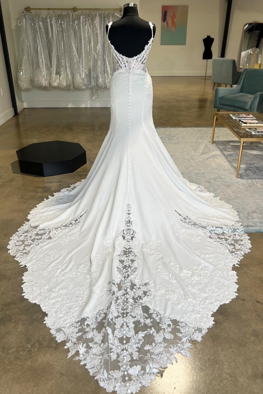 Gorgeous Spaghetti-Straps Sleeveless Mermaid Wedding Dress Appliques Lace Open Back With Buttons