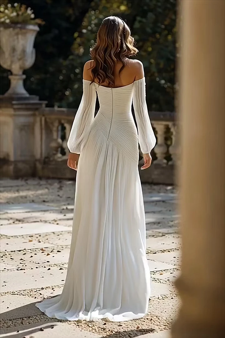 Graceful Sweetheart Long Sleeves Chiffon Wedding Dresses Floor Length With Zipper Pleats