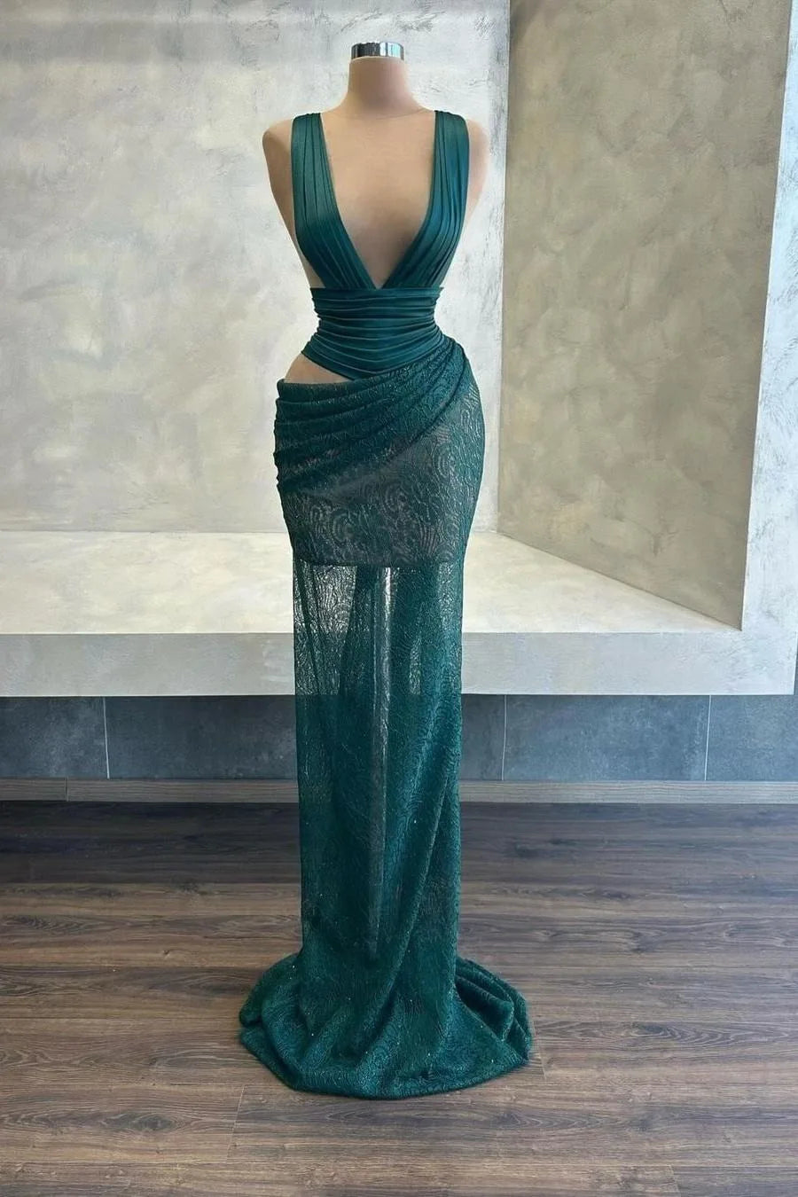 Graceful V-Neck Sleeveless Mermaid Wedding Dresses Floor Length With Pleats