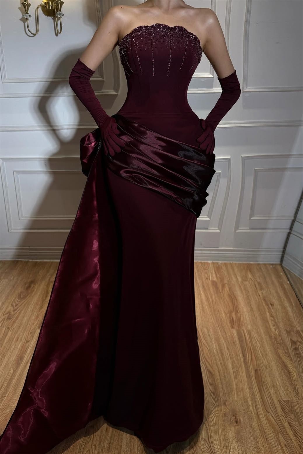 Luxurious Strapless Sleeveless Satin Mermaid Wedding Dresses Sheath With Lace-Up Back