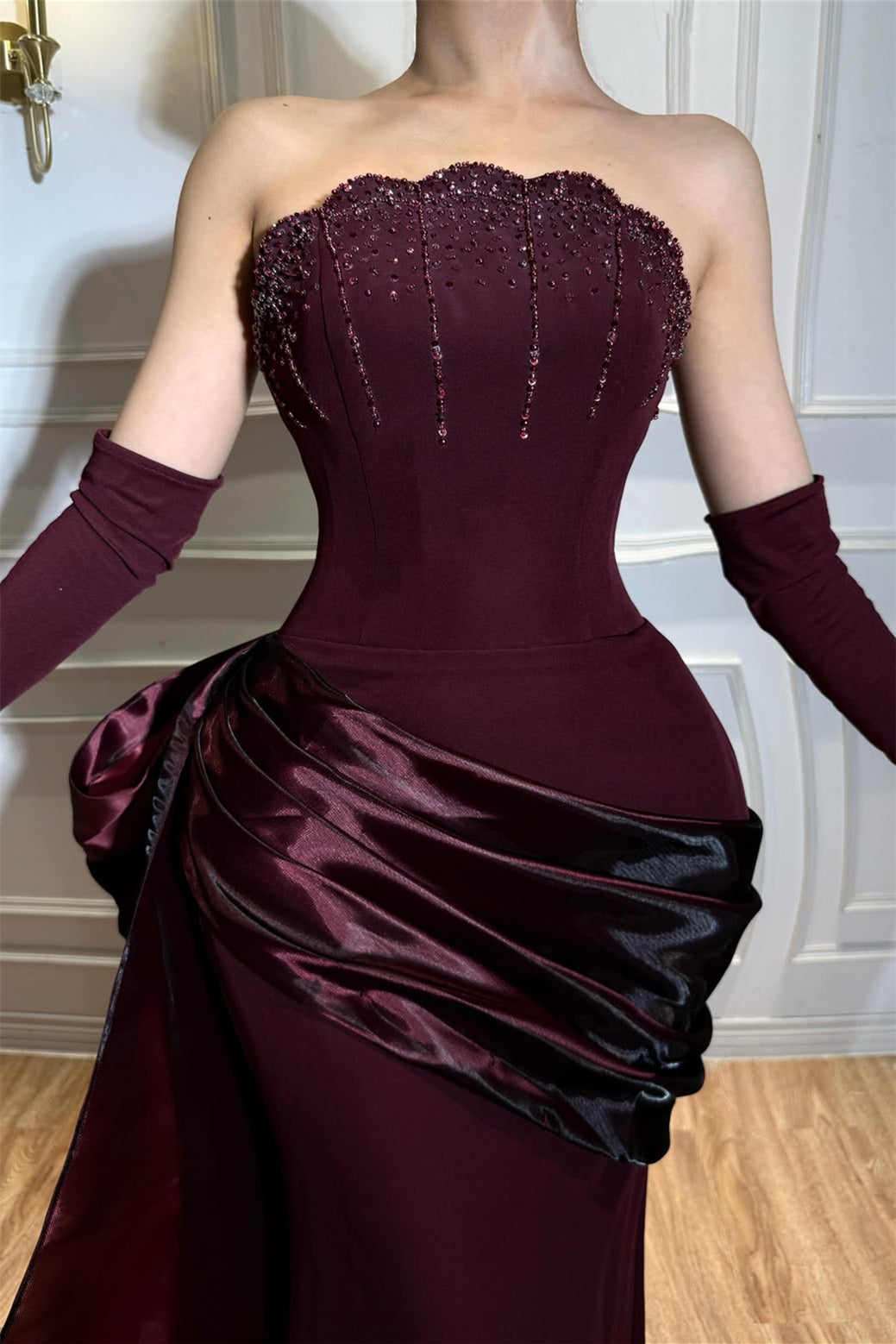 Luxurious Strapless Sleeveless Satin Mermaid Wedding Dresses Sheath With Lace-Up Back