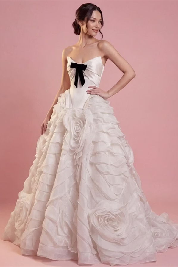Luxurious Strapless Sleeveless Satin A-Line Wedding Dresses Floor Length With Lace-Up Back
