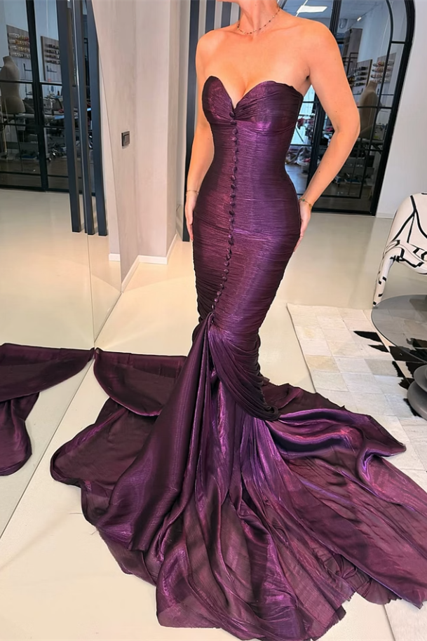 Luxurious Grape Sweetheart Strapless Sleeveless Mermaid Wedding Dresses Sheath With Pleats