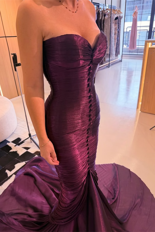 Luxurious Grape Sweetheart Strapless Sleeveless Mermaid Wedding Dresses Sheath With Pleats