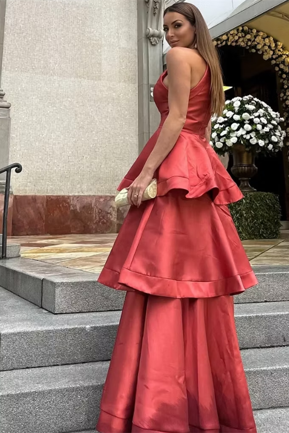 Romantic Red Halter Sleeveless Satin Wedding Dresses Floor Length With Pleats