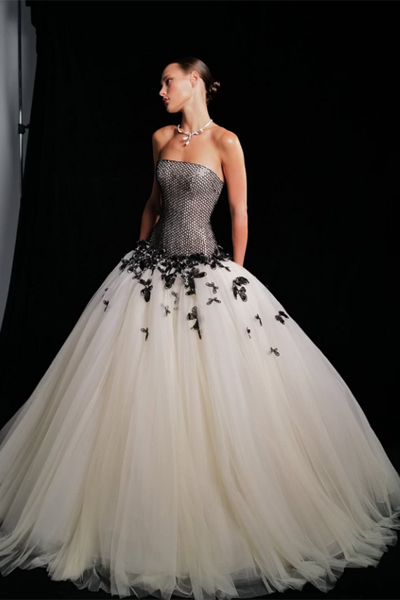 Luxurious Black White Strapless Sleeveless Tulle Wedding Dresses Long With Pocket Pleats