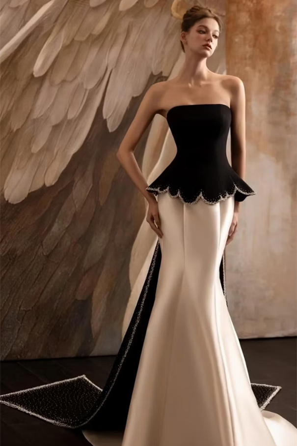 Luxurious Strapless Sleeveless Satin Mermaid Wedding Dresses Sheath Gem With Pleats