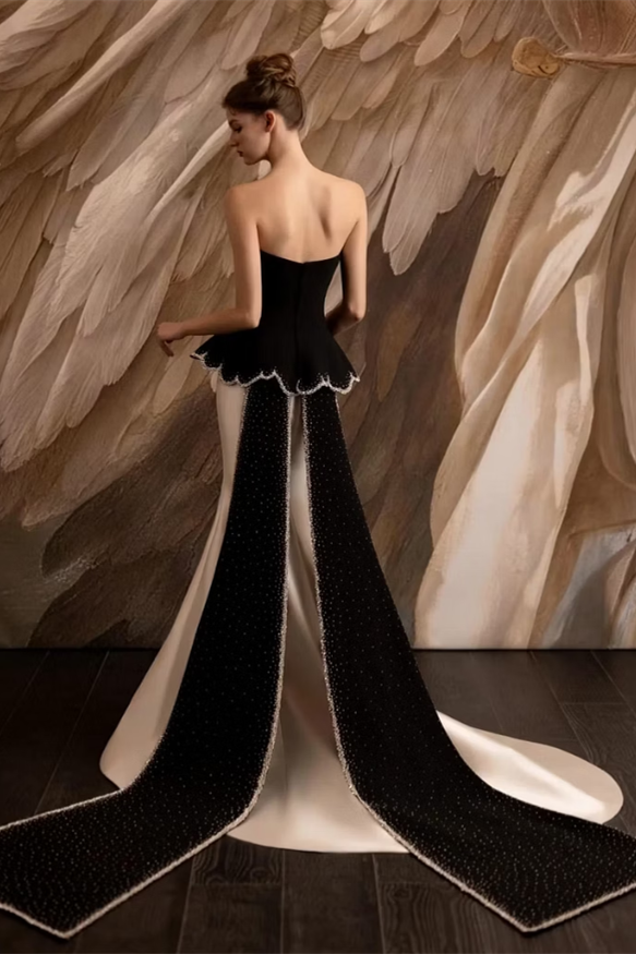 Luxurious Strapless Sleeveless Satin Mermaid Wedding Dresses Sheath Gem With Pleats