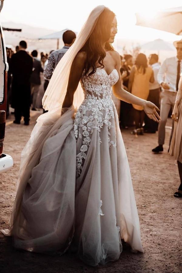Chic Long A-line Sweetheart 3D Floral Wedding Dress with Lace Tulle-BallBride