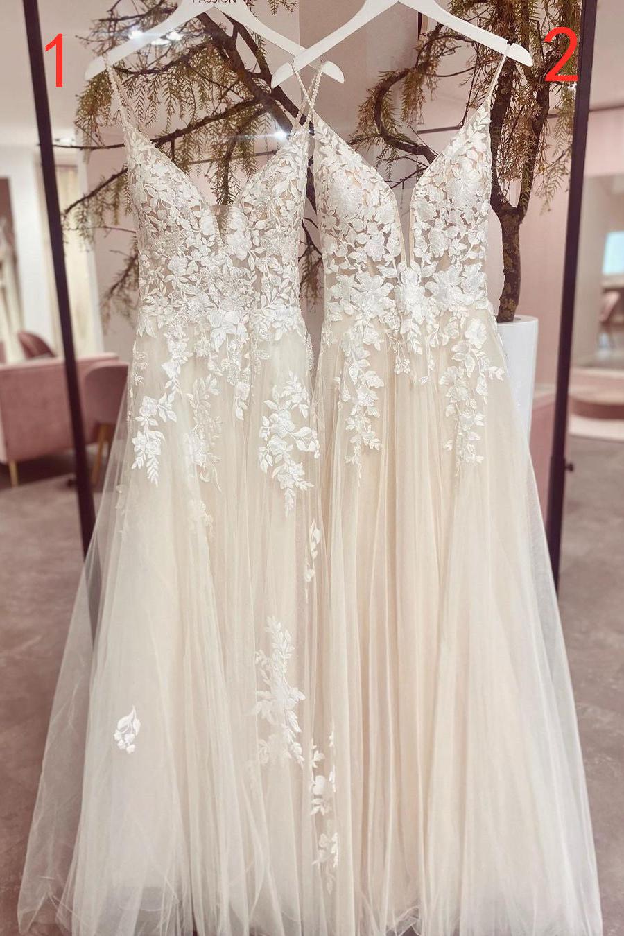Chic V-neck A-Line Tulle Wedding Dress With Appliques Lace-BallBride