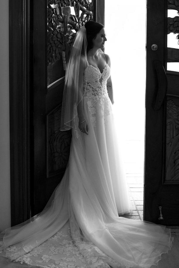 Classy A-line Sweetheart Spaghetti-Straps Wedding Dress with Lace Tulle-BallBride