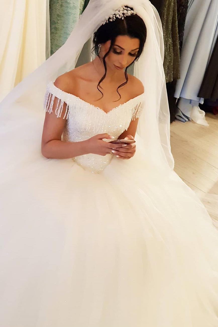 Elegant Beading Backless Floor-length Wedding Dress with Tassel Tulle-BallBride